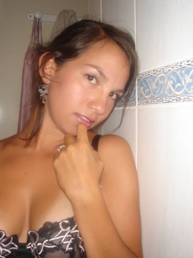 Free porn pics of Amateur chick wants to be model 8 of 39 pics
