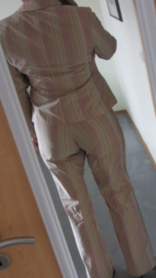 Free porn pics of pantsuits and tight pants make me wank wanting buttfuck them all 21 of 45 pics