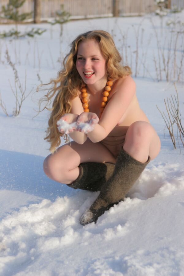 Free porn pics of Girl down to her boots in the snow 20 of 80 pics