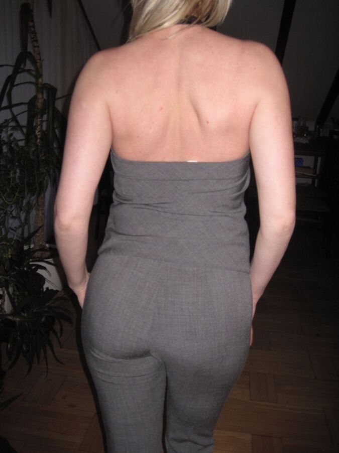 Free porn pics of pantsuits and tight pants make me wank wanting buttfuck them all 19 of 45 pics