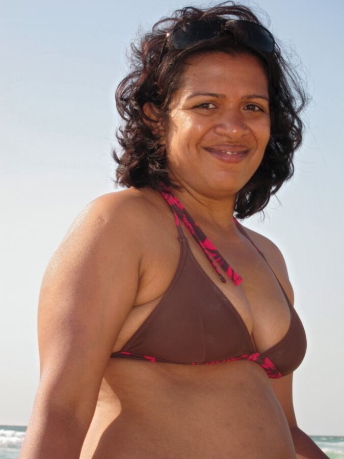 Free porn pics of indian desi milf wife chubby mature bikini beach exposed public  21 of 46 pics
