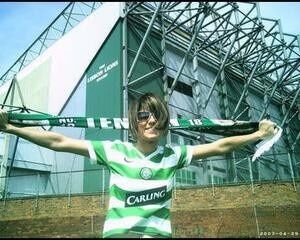 Free porn pics of sexy scottish girls wearng glasgw celtic football tops 12 of 68 pics