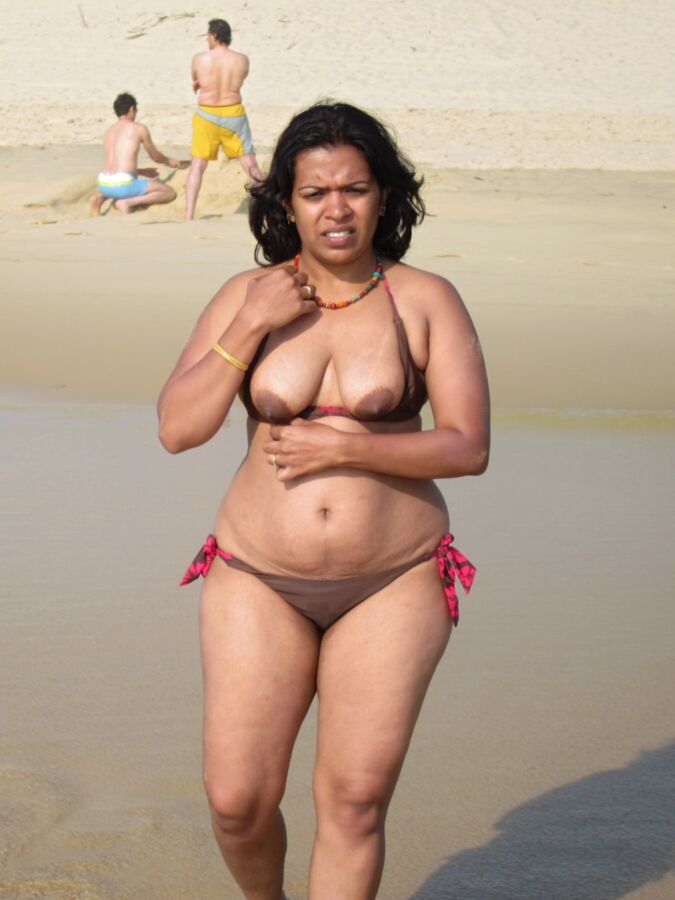 Public Exposed Indian Desi Milf Beach Bikini Flashing Free Porn