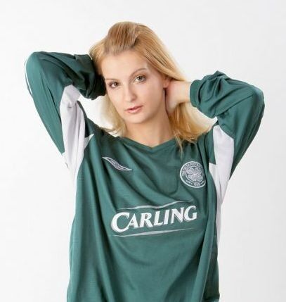 Free porn pics of sexy scottish girls wearng glasgw celtic football tops 8 of 68 pics