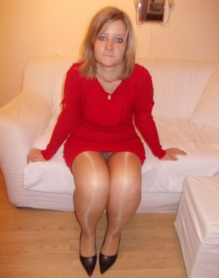 Free porn pics of Sad Old UK Wife in Pantyhose 1 of 4 pics