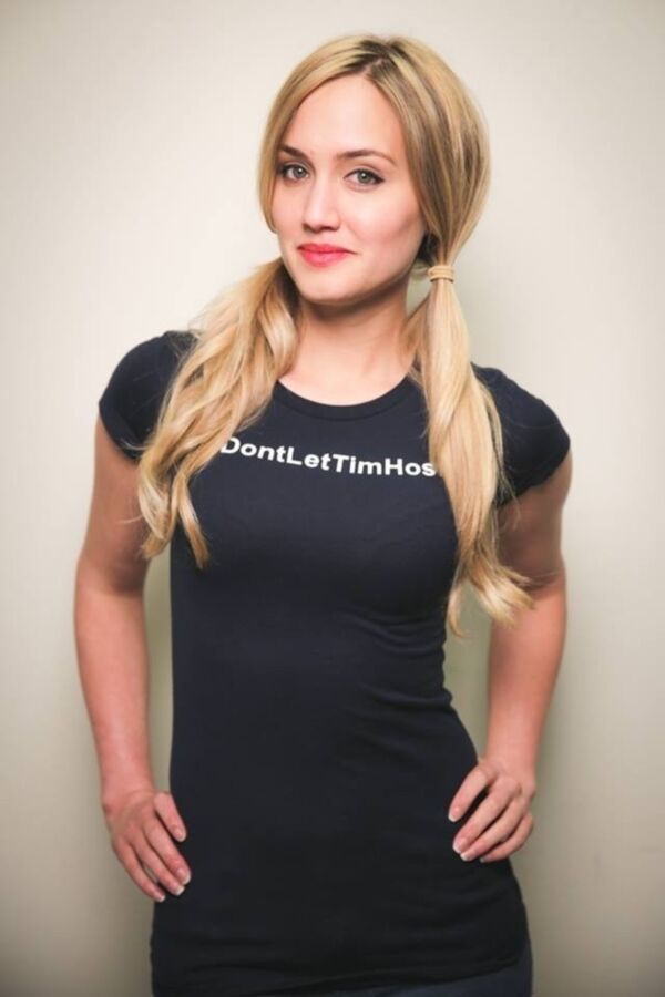 Free porn pics of Super hot blonde presenter Naomi Kyle big tits 2 of 34 pics