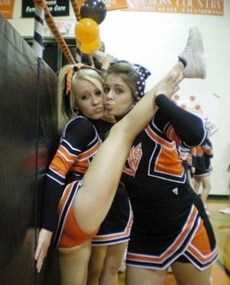 Free porn pics of Cheerleaders stretching 5 of 106 pics