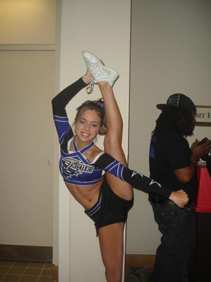 Free porn pics of Cheerleaders stretching 7 of 106 pics