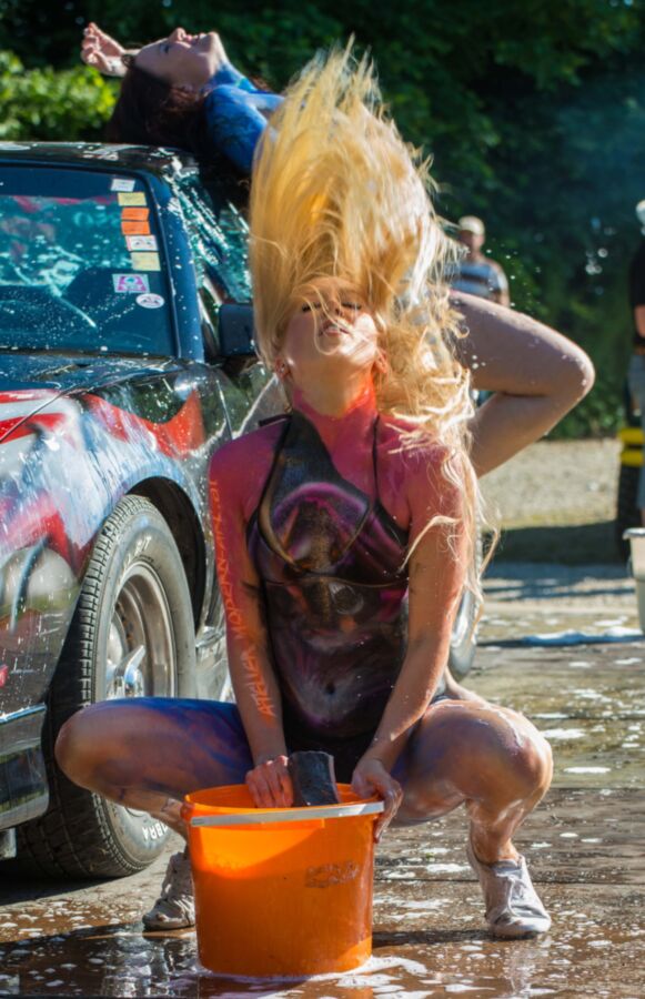 Free porn pics of sexy bikini car wash 10 of 99 pics