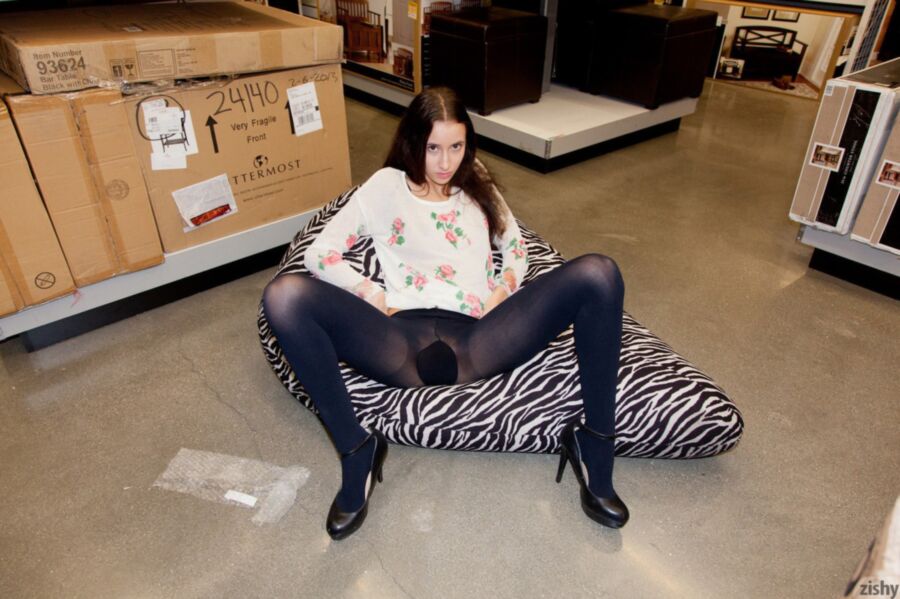Free porn pics of PANTYHOSE : Lost in a supermarket 9 of 37 pics