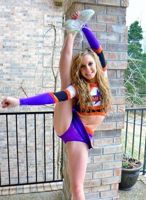 Free porn pics of Cheerleaders stretching 6 of 106 pics