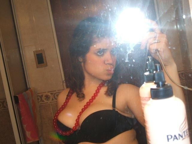 Free porn pics of Latin chick with nice boobs selfshot 9 of 12 pics