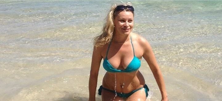 Free porn pics of sexy mom love showing off her body at the beach 2 of 17 pics