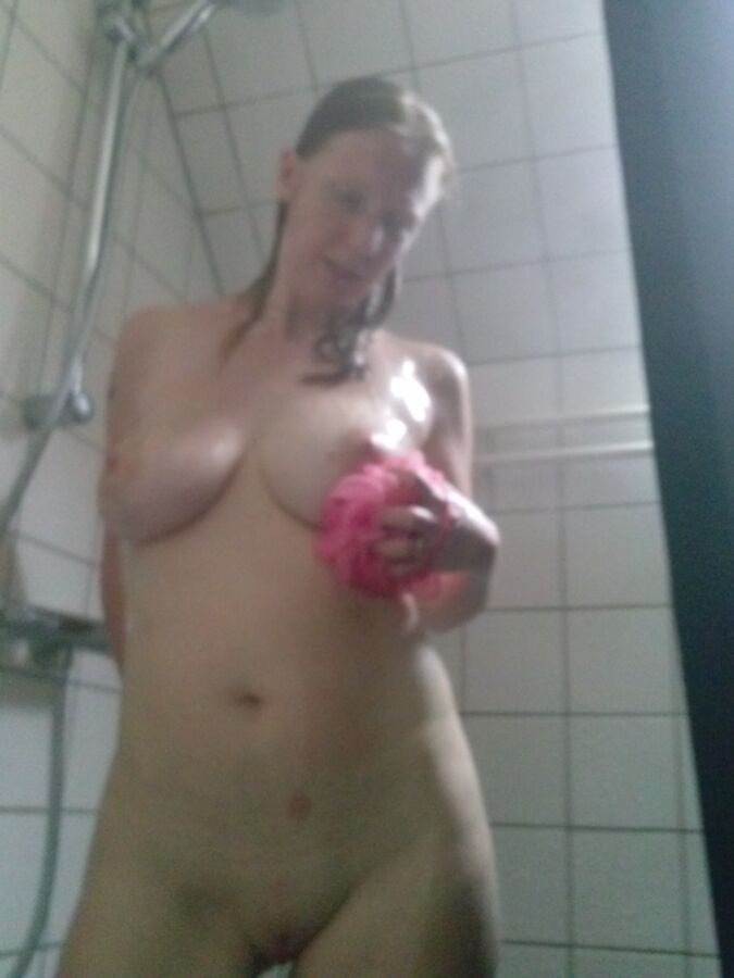 Free porn pics of Dutch MILF posing in the shower 8 of 42 pics