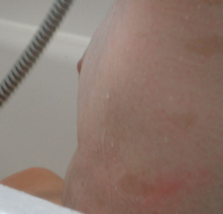 Free porn pics of Wifes bath time 2 of 20 pics