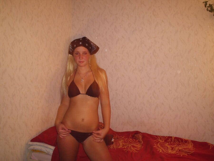Free porn pics of Blond amateur Sandra 7 of 65 pics