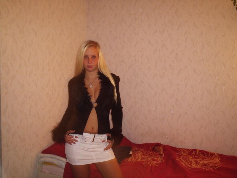 Free porn pics of Blond amateur Sandra 12 of 65 pics