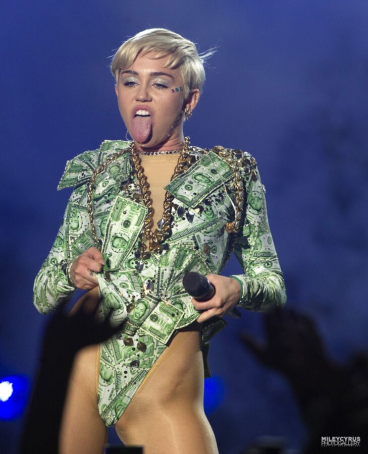 Free porn pics of Miley Cyrus - hot and kinky 5 of 67 pics