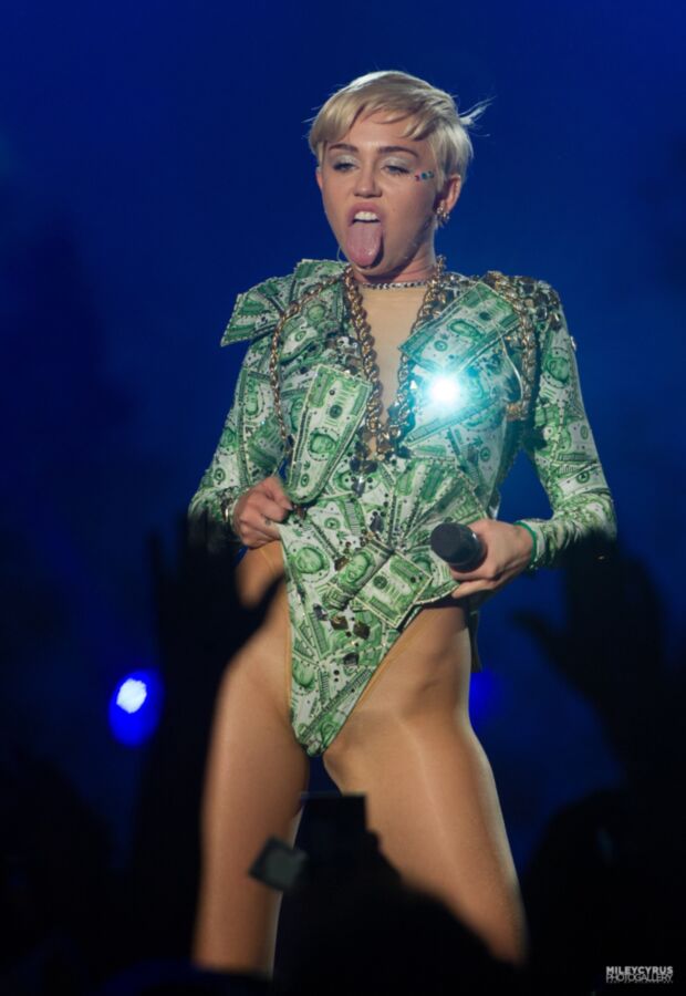Free porn pics of Miley Cyrus - hot and kinky 8 of 67 pics