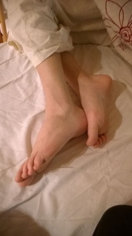 Free porn pics of Sexy Japanese legs 12 of 13 pics