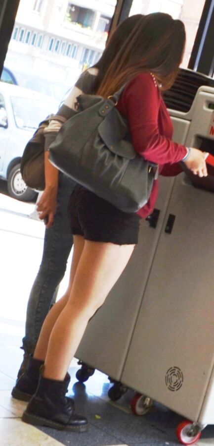 Free porn pics of airport and city candids - mostly tights 20 of 47 pics