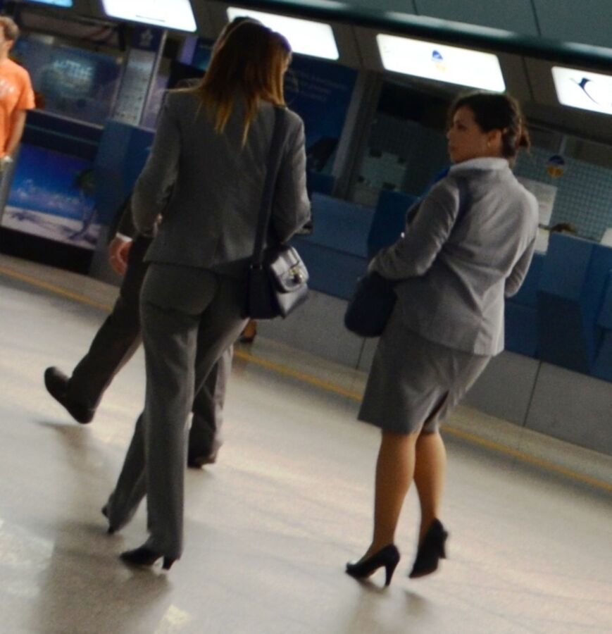Free porn pics of airport and city candids - mostly tights 13 of 47 pics