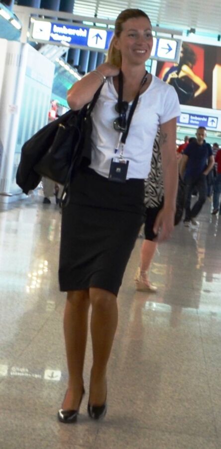 Free porn pics of airport and city candids - mostly tights 17 of 47 pics