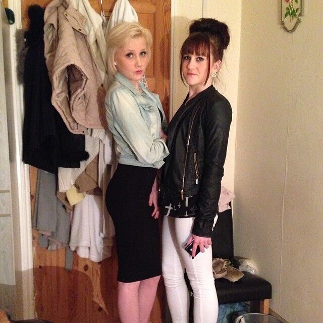 Free porn pics of british uk chav girls in leather and denim jackets 19 of 187 pics