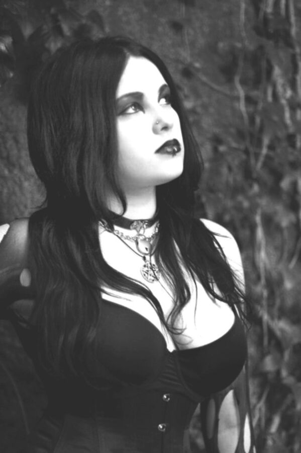 Free porn pics of Metal and gothic beauty 9 of 61 pics