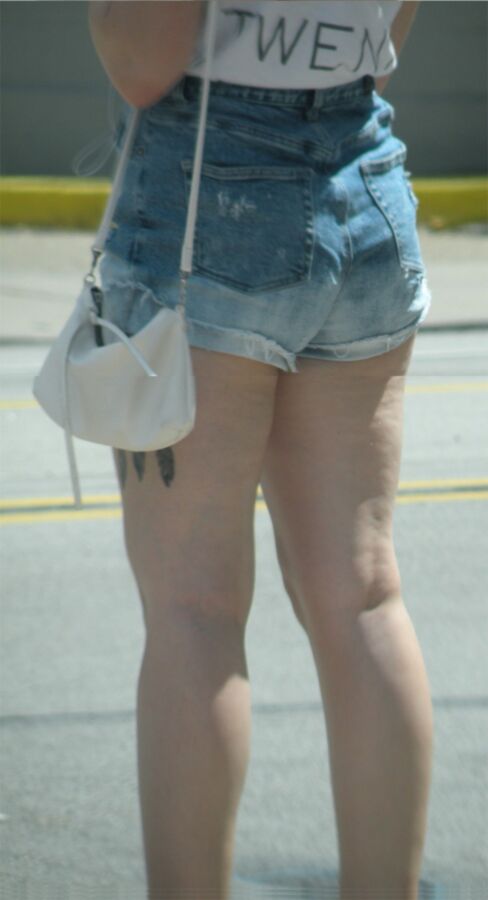 Free porn pics of Sweet little flabby thighs...not a big girl but nice legs 1 of 3 pics