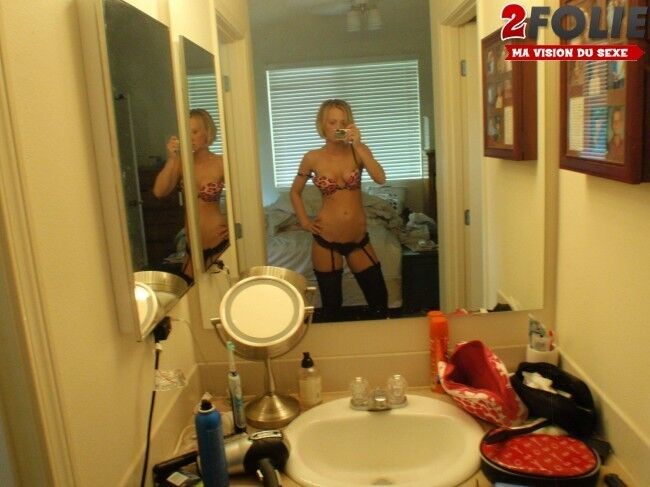 Free porn pics of Blondie takes selfshots 6 of 40 pics