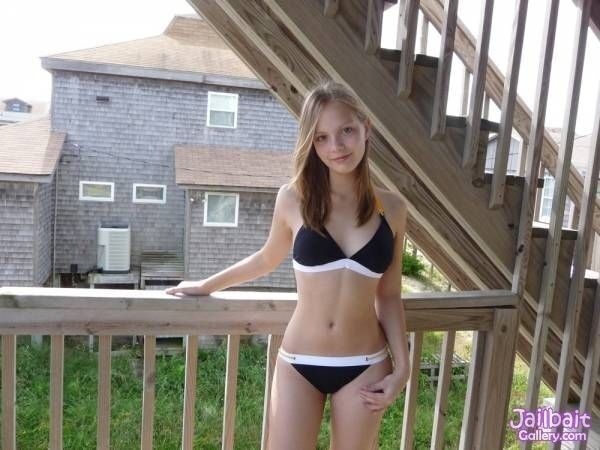 Free porn pics of random teen nn en naked 3 of 137 pics