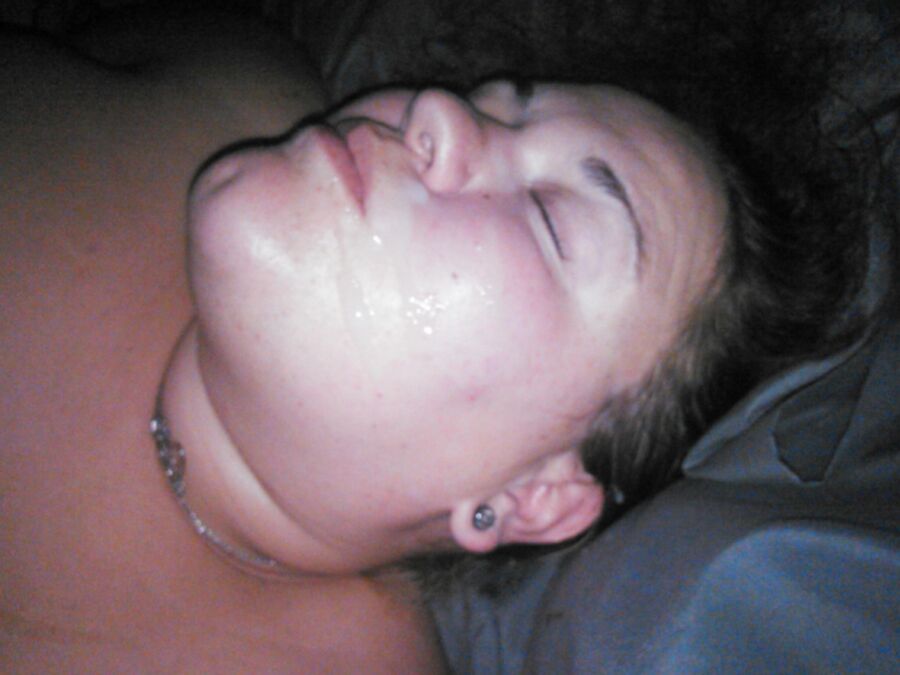 Free porn pics of Giving Joie a facial. 2 of 4 pics