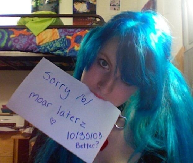 Amateur Blue-haired Cam Girl 3 of 23 pics