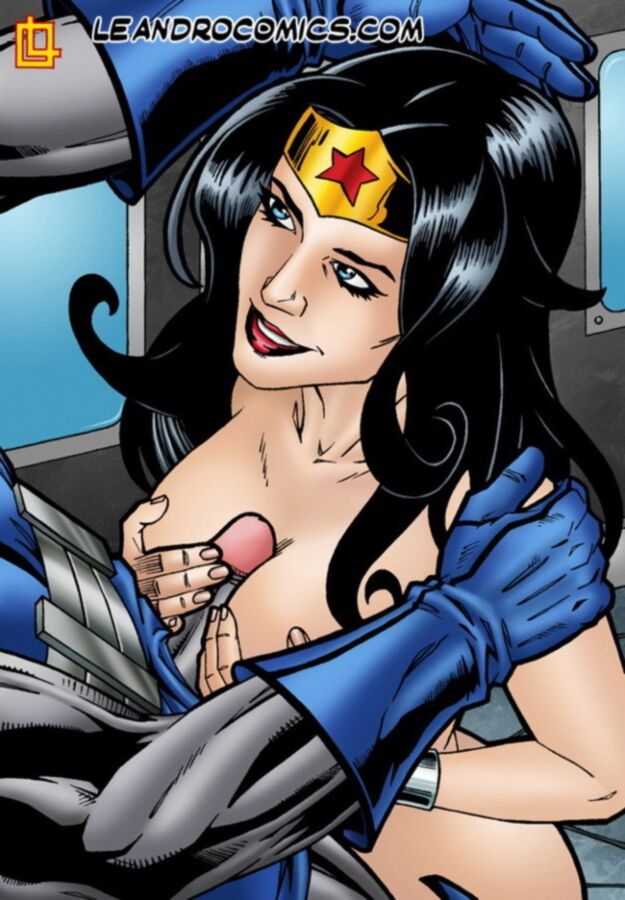 Free porn pics of Batman and Wonder woman 3 of 8 pics