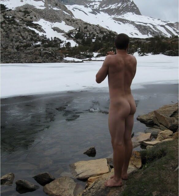 Free porn pics of winter with nude men 12 of 22 pics