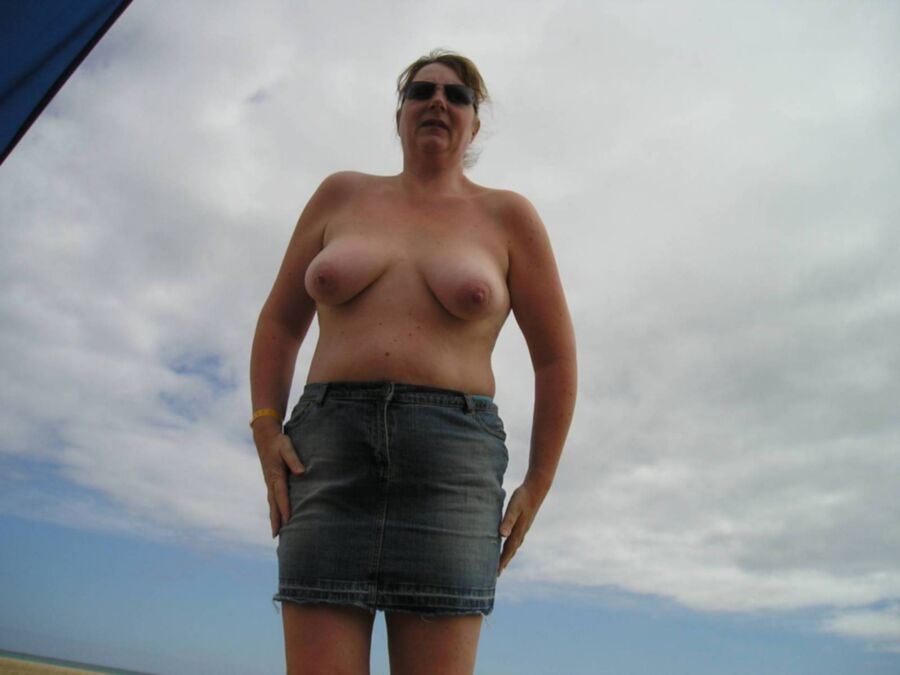 Free porn pics of Nice hot chubby wife with big tits outdoors 1 of 8 pics