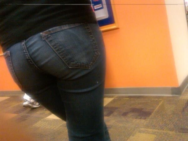 Free porn pics of LATINA TEEN WITH FAT ASS AND VPL IN JEANS AT LIBRARY 3 of 7 pics