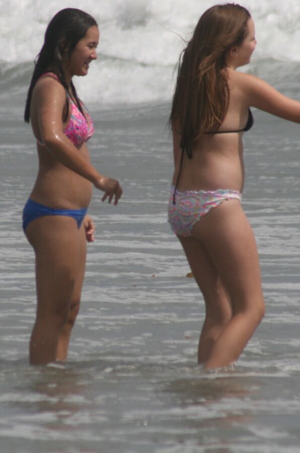 Free porn pics of two teenage sluts at sea 8 of 13 pics
