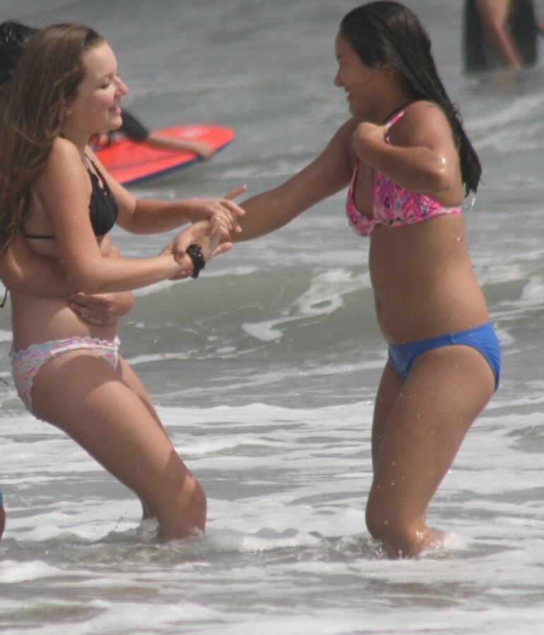 Free porn pics of two teenage sluts at sea 12 of 13 pics