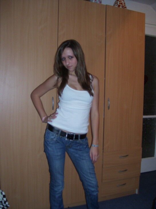 Free porn pics of A NEW SET OF WOMEN IN TIGHT FITTING JEANS!!! 16 of 120 pics