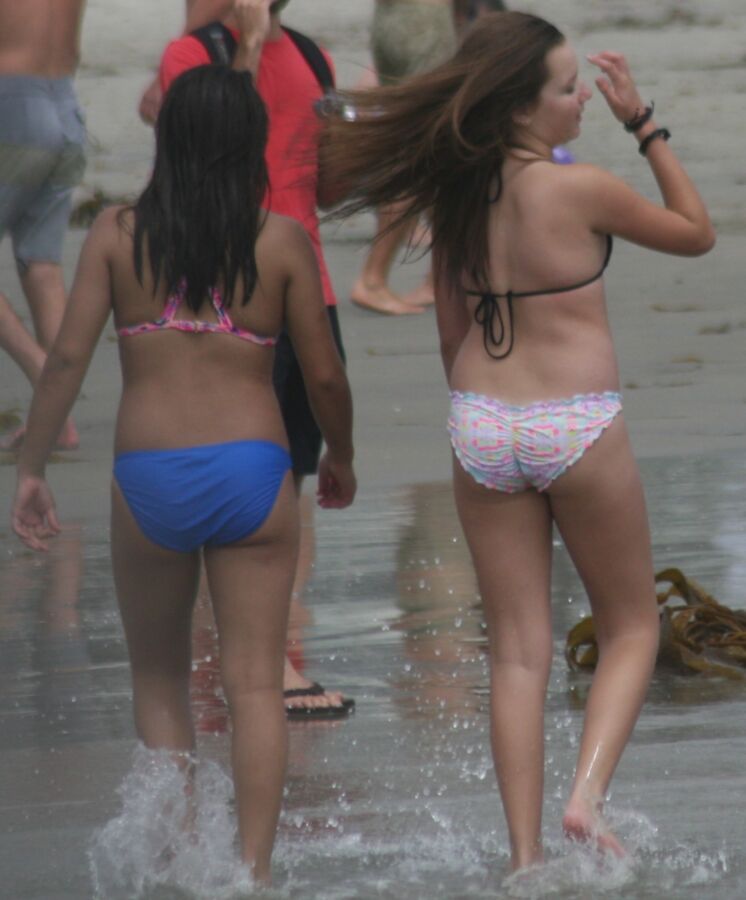 Free porn pics of two teenage sluts at sea 4 of 13 pics