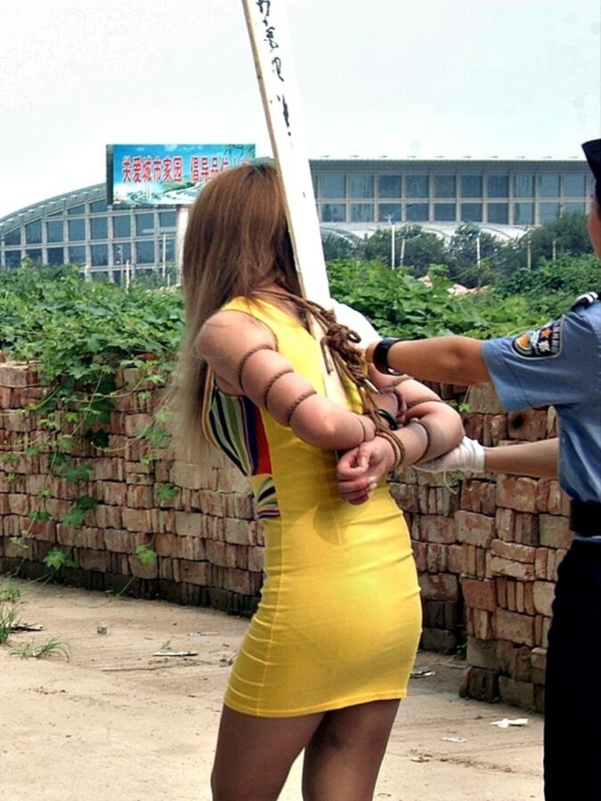 Chinese police rope bondage 五花大绑 7 of 24 pics