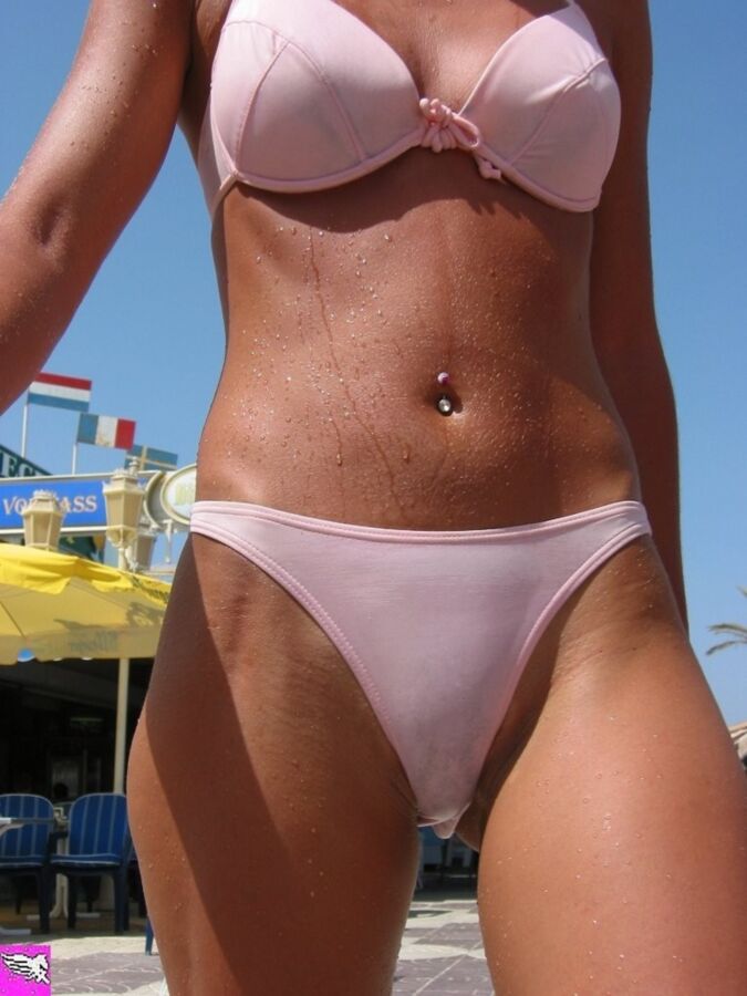Free porn pics of cameltoes 17 of 59 pics