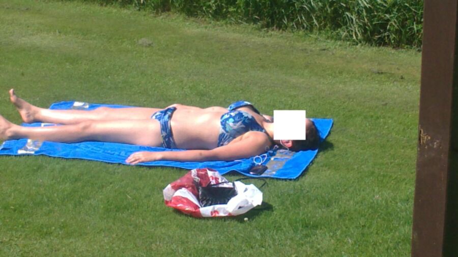 Perving On Sister Sunbathing 2 of 7 pics
